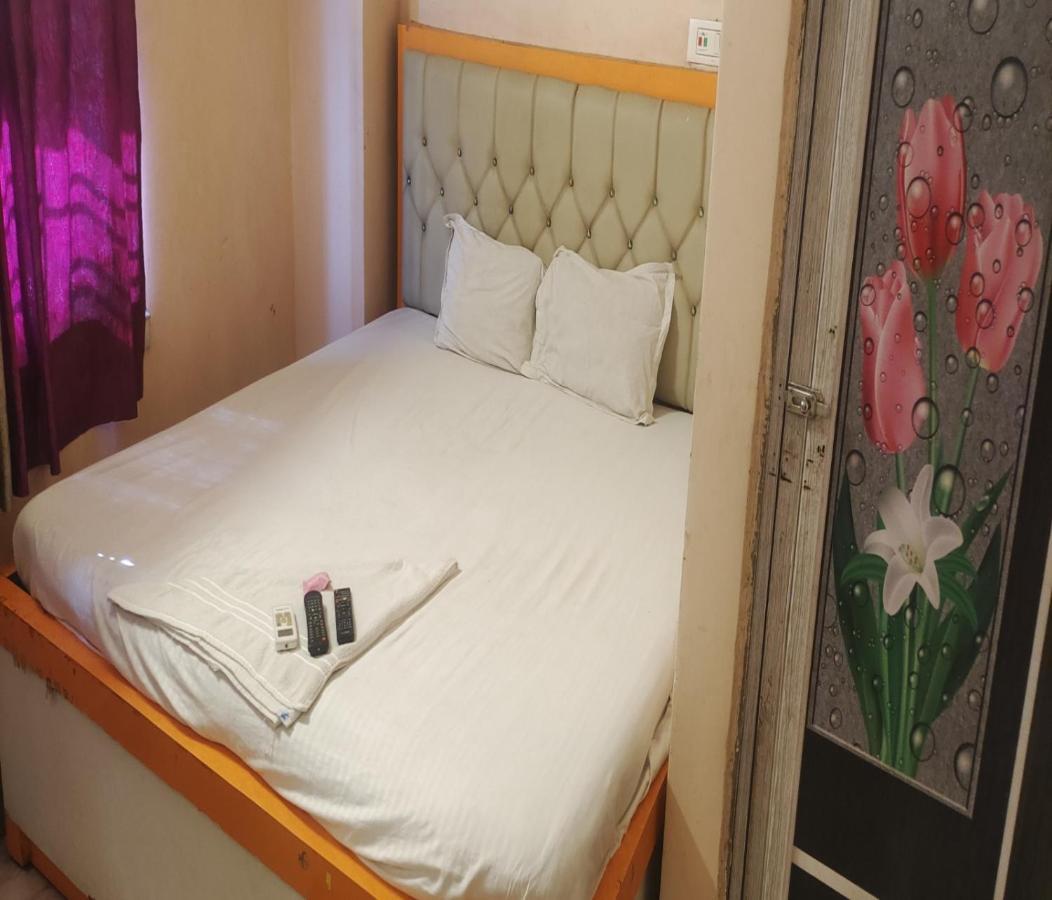 Staymaker Tirupati Guest House Калькутта Экстерьер фото