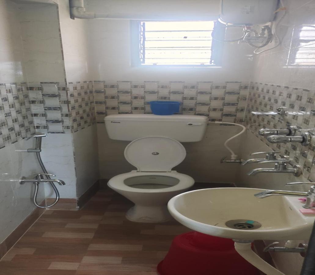 Staymaker Tirupati Guest House Калькутта Экстерьер фото
